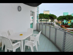 Bright flat next to the beach in Bibione - Beahost